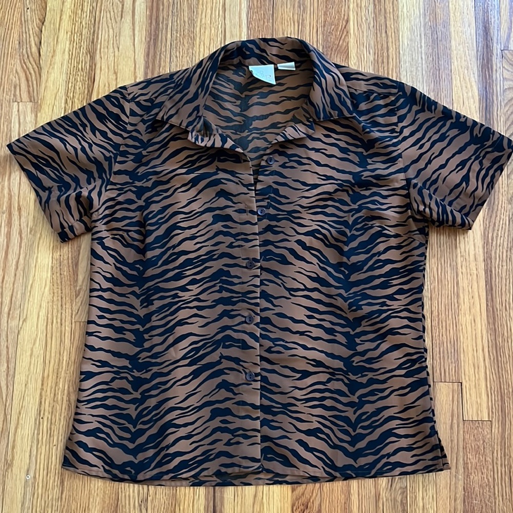 vintage | brown zebra print short sleeve button up | size m